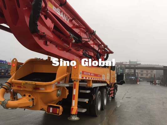 De rode Vrachtwagen Sany 46m van Tweede Hand Concrete Pompen met Isuzu Chassis